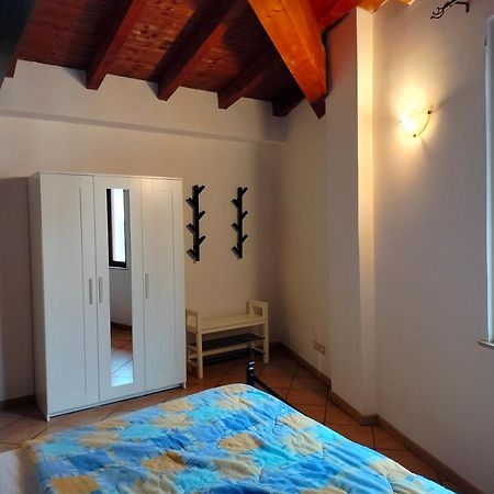 Апартаменты Borgo Antico Сан-Феличе-дель-Бенако Экстерьер фото
