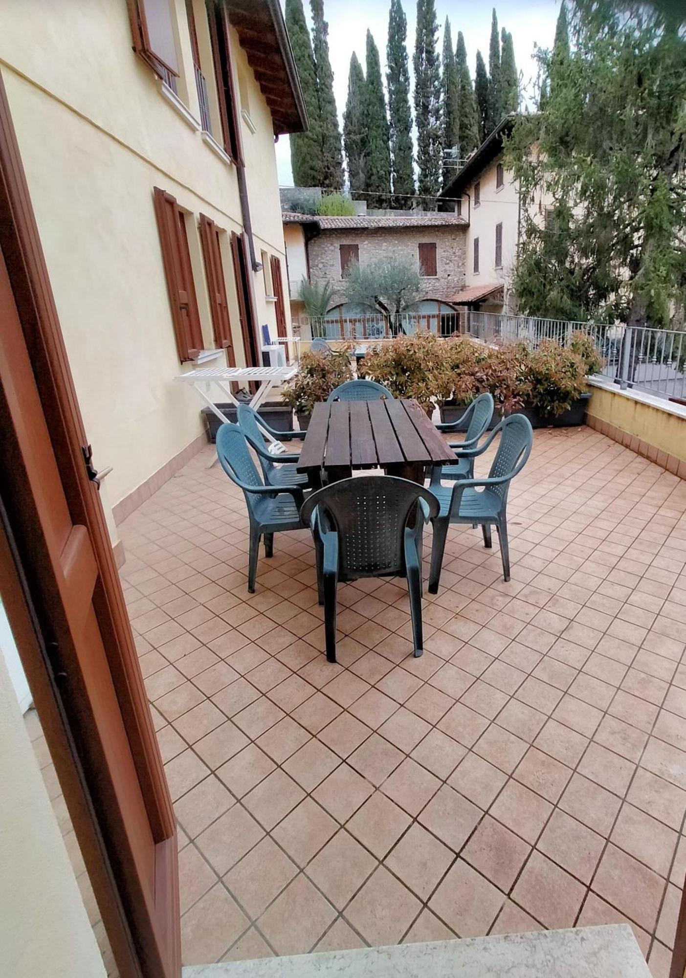 Апартаменты Borgo Antico Сан-Феличе-дель-Бенако Экстерьер фото